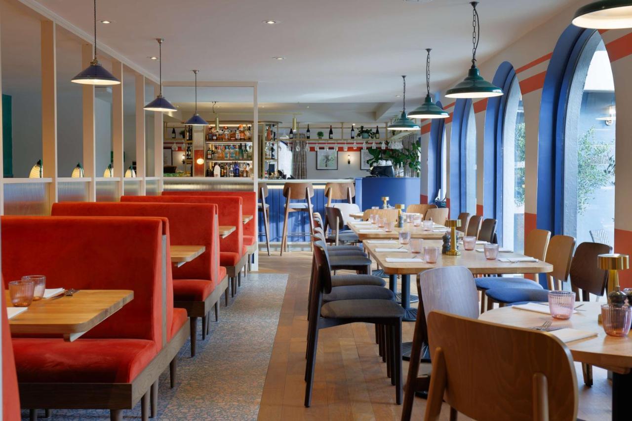 Hotel Hilton Cobham Cobham  Zewnętrze zdjęcie